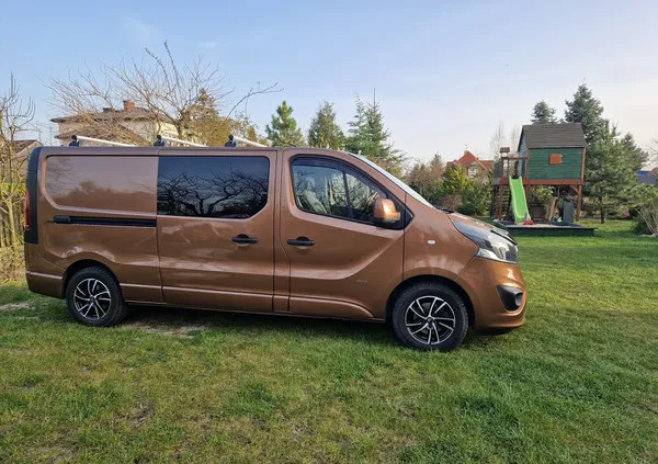 samochody osobowe Opel Vivaro cena 65000 przebieg: 239000, rok produkcji 2015 z Puławy